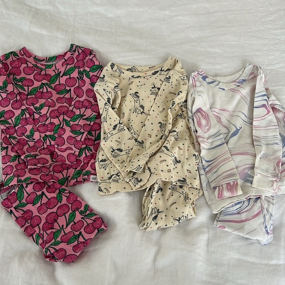 GAP Organic Cotton Pajamas (9 pairs all size 3T) - Picture 2 of 7